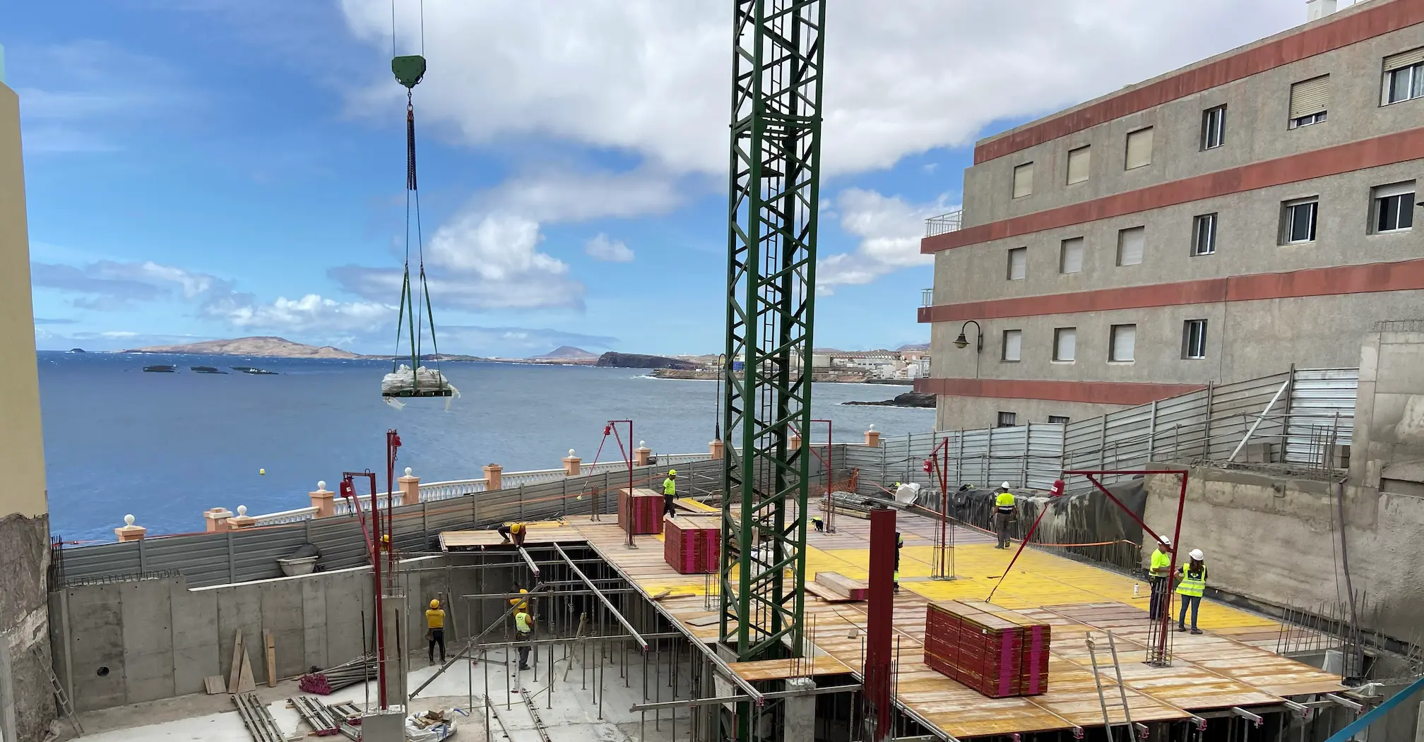Parque de maquinaria de la constructora Pérez Moreno